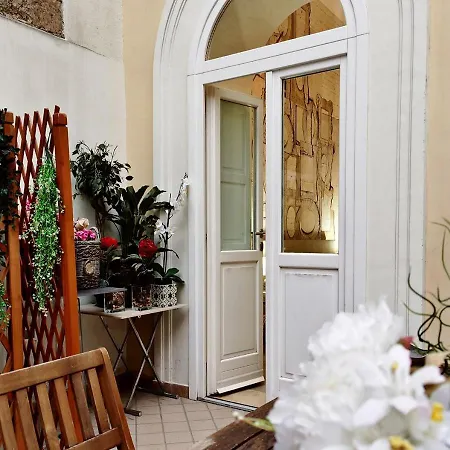 Artistic Charming House 3*