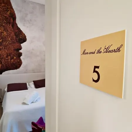 Artistic Charming House Hotel