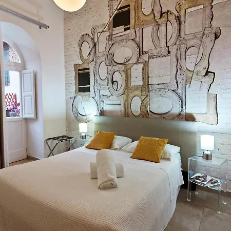 Hotel Artistic Charming House Caserta