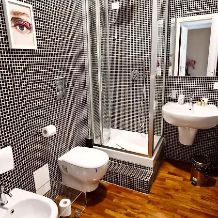 Hotel Artistic Charming House 2*