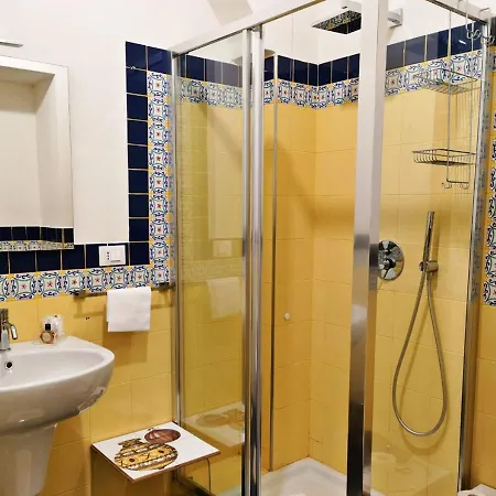 Artistic Charming House 3* Caserta