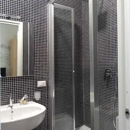 Artistic Charming House Hotel 2*
