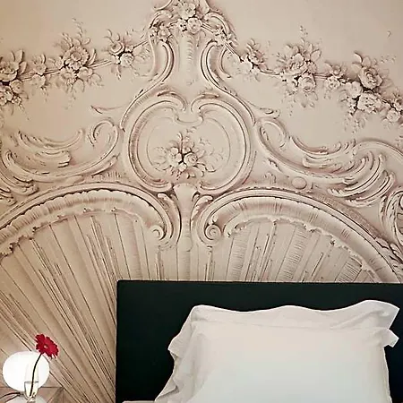 Hotel Artistic Charming House Caserta