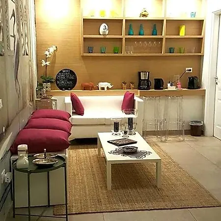 Artistic Charming House Hotel 3*