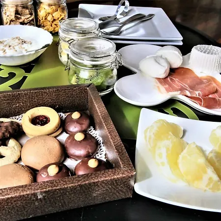 Artistic Charming House 3* كازيرتا