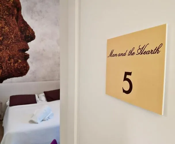 Artistic Charming House Hotel